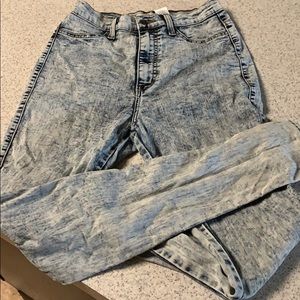 Acid wash skinny jeans